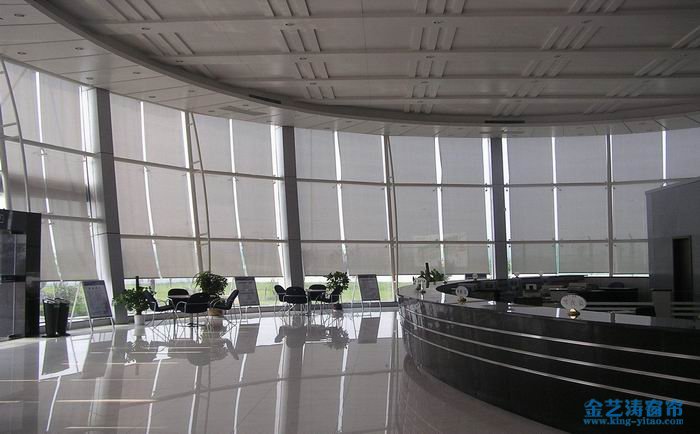 電動遮陽卷簾和電動遮光卷簾的區(qū)別 電動遮光窗簾